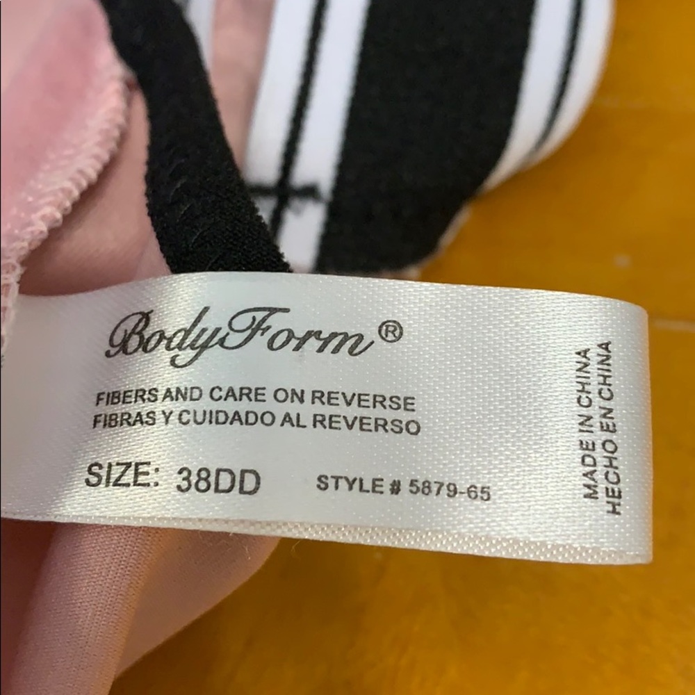 38E Body Form Athletic Bra - Picture 6 of 6
